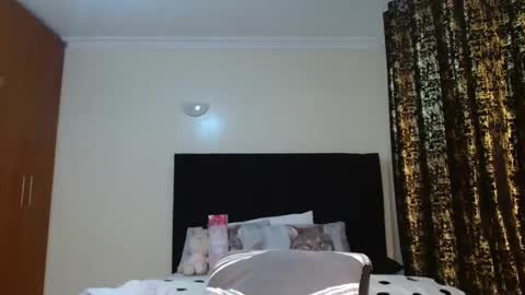 Snapshot of miss_kiarrafit chatting on 01/20/25, 06:53 Miss Kiarrafit online show from 01/20/25, 06:53