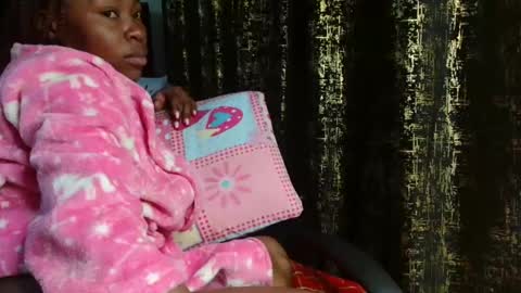 Snapshot of miss_kiarrafit chatting on 02/08/25, 05:29 Miss Kiarrafit online show from 02/08/25, 05:29