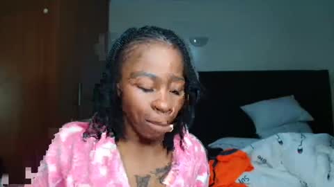 Snapshot of miss_kiarrafit chatting on 03/12/25, 07:06 Miss Kiarrafit online show from 03/12/25, 07:06