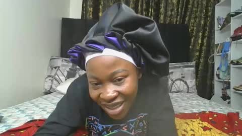 Miss Kiarrafit online show from 12/21/25, 08:21