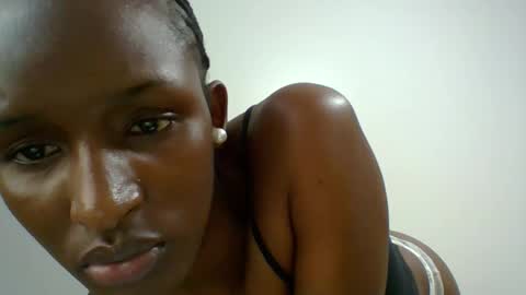 Snapshot of miss_kiki7 chatting on 10/12/25, 11:31 kiki online show from 10/12/25, 11:31