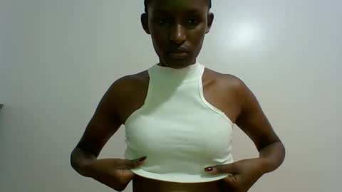 Snapshot of miss_kiki7 chatting on 10/14/25, 08:04 kiki online show from 10/14/25, 08:04