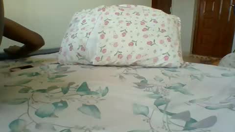 kiki online show from 12/02/25, 12:54