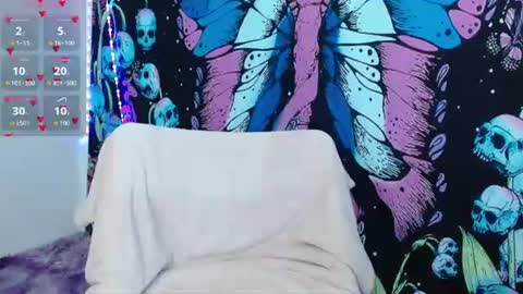 Snapshot of miss_kumikahri chatting on 07/15/26, 10:15 Ahri James online show from 07/15/26, 10:15