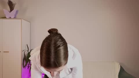 miss_lanab online show from 11/08/25, 12:27