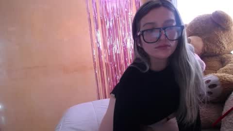 lilieth  online show from 12/04/24, 07:01