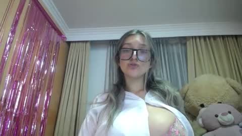 lilieth  online show from 12/17/24, 07:07
