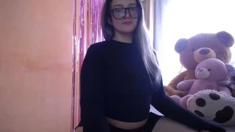 lilieth  online show from 02/06/25, 03:52