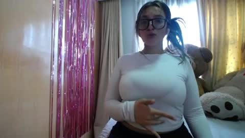 lilieth  online show from 05/01/26, 04:33