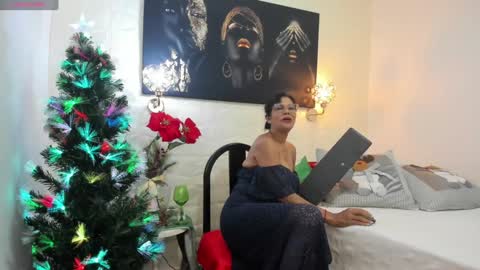 lucero online show from 01/02/25, 01:49