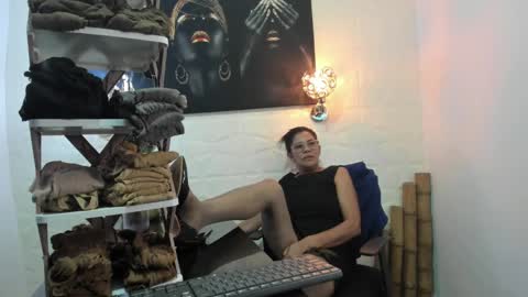 lucero online show from 02/20/25, 05:01
