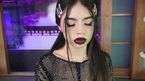 miss_lucyla online show from 12/17/24, 11:06