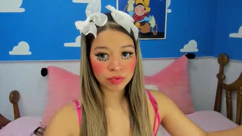 miss_lucyla online show from 10/17/25, 11:02