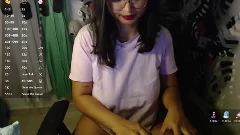 ly independent model online show from 10/26/25, 08:09