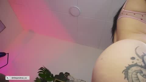 Alejandra online show from 12/04/25, 10:29