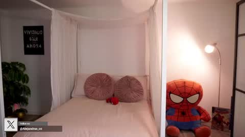 Alejandra online show from 06/12/26, 04:44