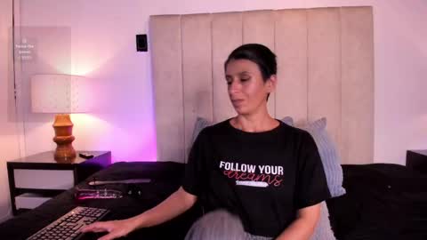 Snapshot of miss_milf_ chatting on 05/30/26, 08:06 miss_milf_ online show from 05/30/26, 08:06