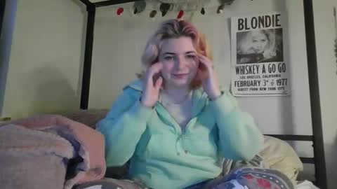 Snapshot of miss_miseryxo chatting on 04/24/26, 10:07 bri online show from 04/24/26, 10:07