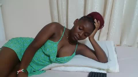 Snapshot of miss_monroee chatting on 03/28/26, 02:05 monroe online show from 03/28/26, 02:05