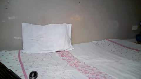 Snapshot of miss_pretty01 chatting on 05/21/26, 06:37 miss_pretty01 online show from 05/21/26, 06:37