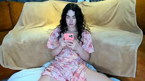 Zoee     online show from 05/11/26, 04:04
