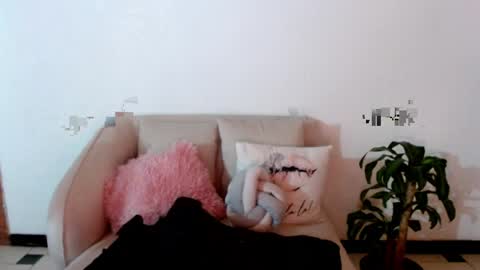 Snapshot of miss_sophiiee chatting on 04/10/26, 02:06 Sophie online show from 04/10/26, 02:06
