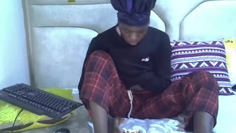 Snapshot of miss_squirty2 chatting on 10/21/25, 06:36 jasmine online show from 10/21/25, 06:36