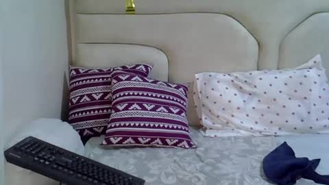 Snapshot of miss_squirty2 chatting on 11/27/25, 03:19 jasmine online show from 11/27/25, 03:19