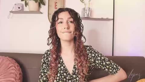 Adara Lpez online show from 09/19/25, 12:02