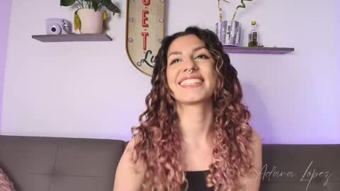 Adara Lpez online show from 10/01/25, 02:17