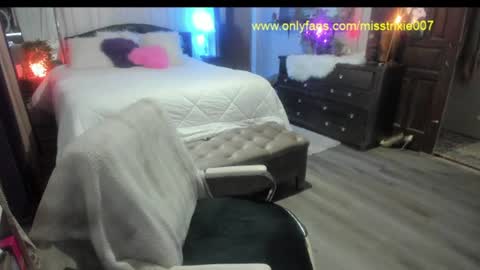 Trixie007 online show from 06/13/26, 04:05