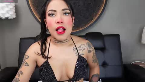 Vaiolette online show from 05/15/26, 11:06