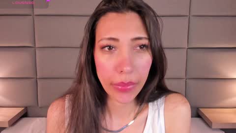 Veronica summer  7AM to 1500 PM hour GMT-5 online show from 01/03/25, 02:40