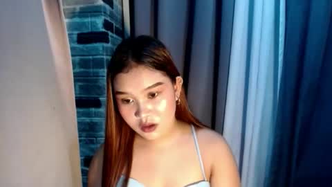 Snapshot of miss_yannax chatting on 05/19/26, 07:15 yanna online show from 05/19/26, 07:15