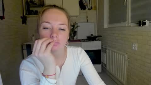 miss_you20 online show from 10/23/25, 06:06