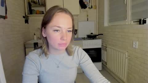 miss_you20 online show from 10/27/25, 06:45