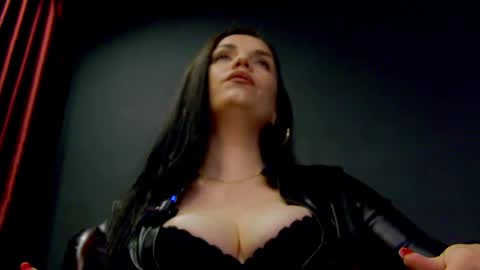 Snapshot of missalicereign chatting on 06/08/26, 05:30 AliceReign online show from 06/08/26, 05:30