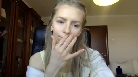 Alli not bb not babe not baby online show from 12/16/24, 09:35
