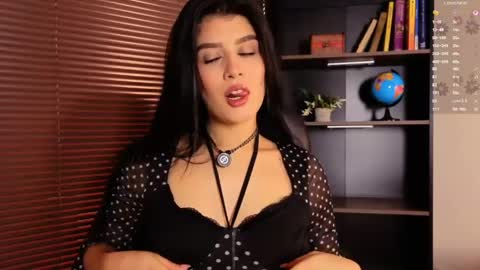 Laura online show from 05/28/26, 01:08