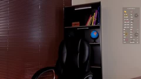 Laura online show from 06/06/26, 01:38