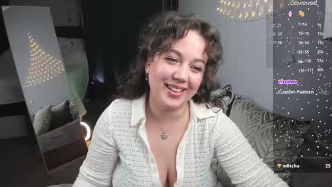 Snapshot of missbecca_ chatting on 12/19/25, 04:30 Becca online show from 12/19/25, 04:30