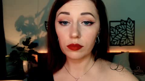 Snapshot of missbeverlymills chatting on 12/06/24, 09:43 The divine Beverly online show from 12/06/24, 09:43