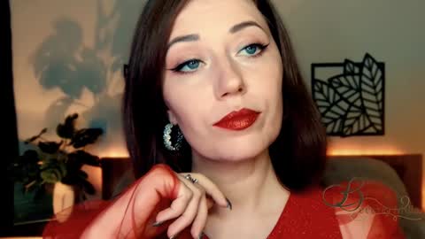 Snapshot of missbeverlymills chatting on 12/08/24, 02:41 The divine Beverly online show from 12/08/24, 02:41