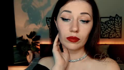 Snapshot of missbeverlymills chatting on 12/12/24, 06:42 The divine Beverly online show from 12/12/24, 06:42