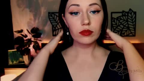 Snapshot of missbeverlymills chatting on 12/13/24, 05:54 The divine Beverly online show from 12/13/24, 05:54