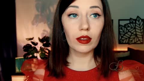 Snapshot of missbeverlymills chatting on 12/15/24, 09:20 The divine Beverly online show from 12/15/24, 09:20