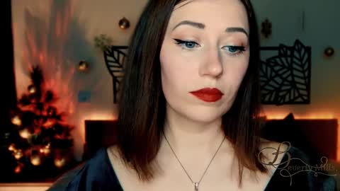 Snapshot of missbeverlymills chatting on 12/19/24, 06:23 The divine Beverly online show from 12/19/24, 06:23