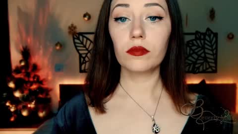 Snapshot of missbeverlymills chatting on 12/19/24, 09:28 The divine Beverly online show from 12/19/24, 09:28