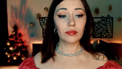 Snapshot of missbeverlymills chatting on 12/20/24, 04:36 The divine Beverly online show from 12/20/24, 04:36