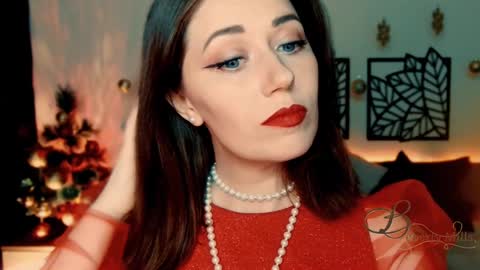 Snapshot of missbeverlymills chatting on 12/22/24, 05:53 The divine Beverly online show from 12/22/24, 05:53